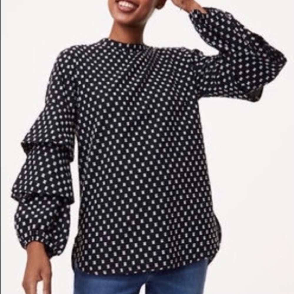 📣 SOLD 📣 LOFT | Ruffle Sleeve Graphic Button Back Blouse
